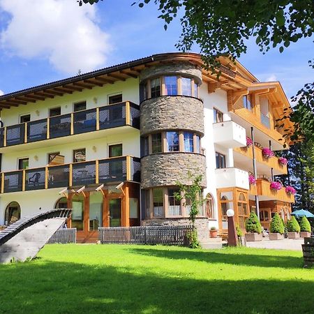 Guesthouse Rungg Badia (South Tyrol) Dış mekan fotoğraf