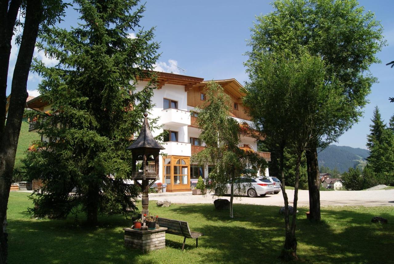 Guesthouse Rungg Badia (South Tyrol) Dış mekan fotoğraf