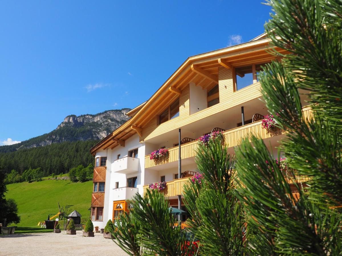 Guesthouse Rungg Badia (South Tyrol) Dış mekan fotoğraf