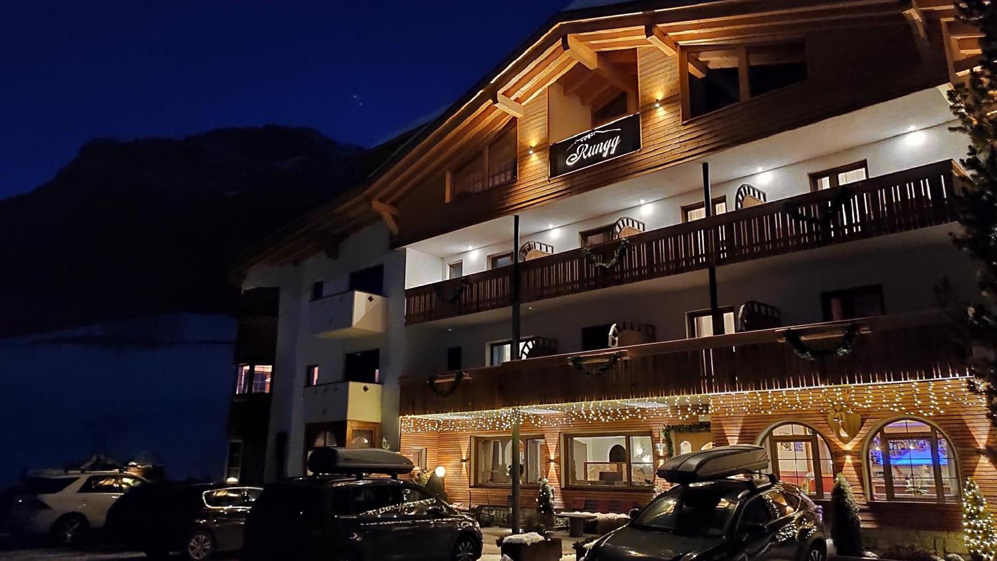 Guesthouse Rungg Badia (South Tyrol) Dış mekan fotoğraf